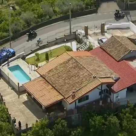 Peri Peri Villa Mascali